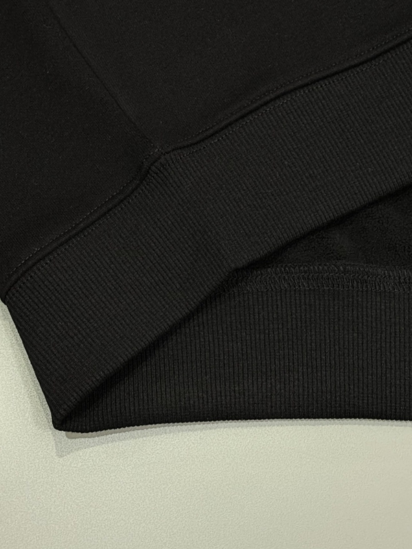 ブランドパーカー着用イメージ